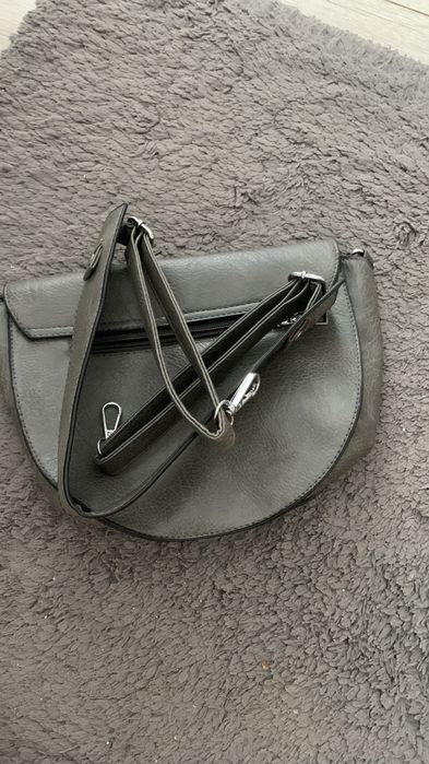 Torebka kopertowa Prada z paskiem