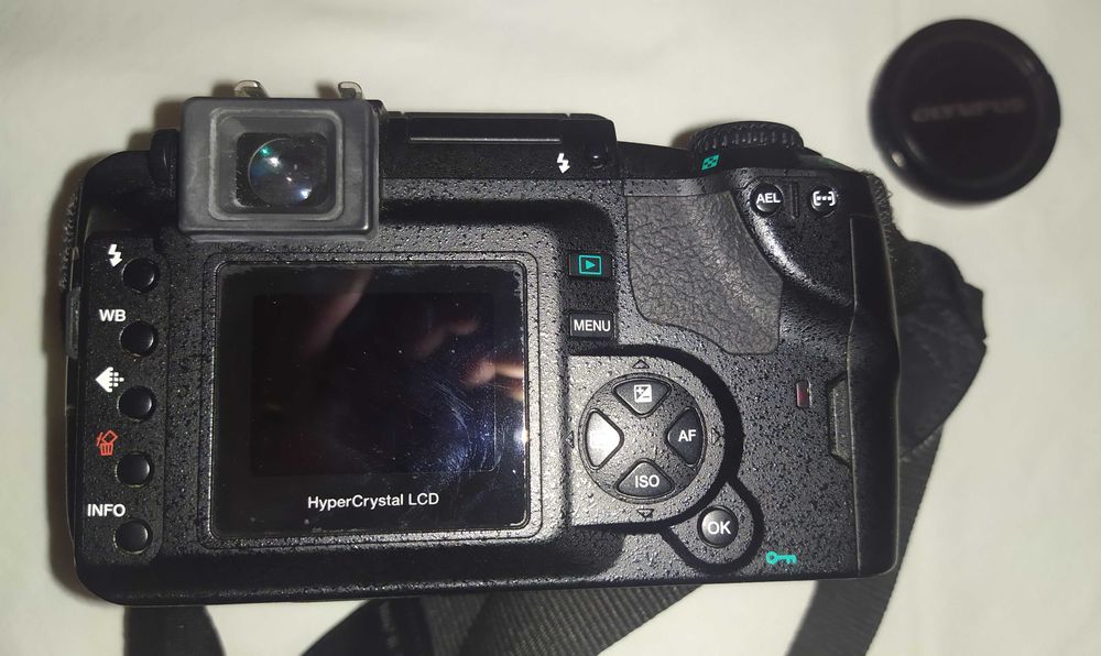 OLYMPUS E-300 Digital Camera
