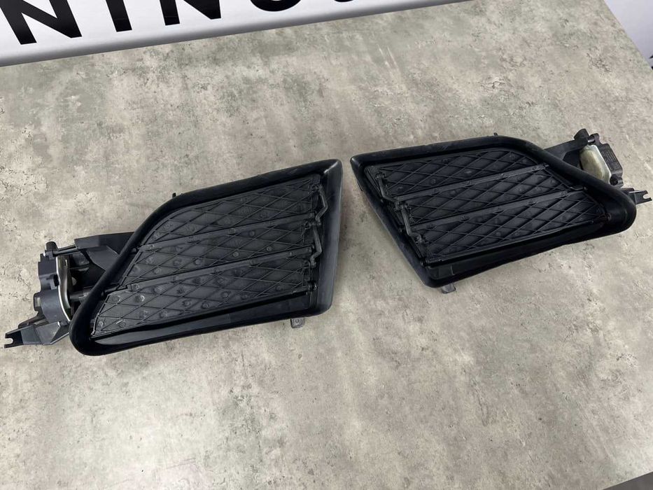 Повітрозабірник ( малий з моторчиком ) - Tesla Model S  / 1058007-00-J