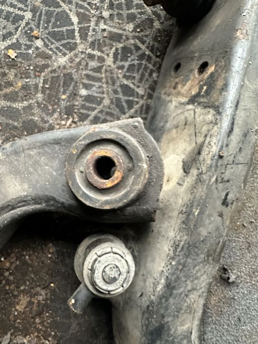 Передний рычаг левый правый чери джаги qq