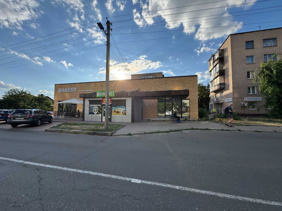 Приміщення біля зупинки по вул. Залізняка (Громова)