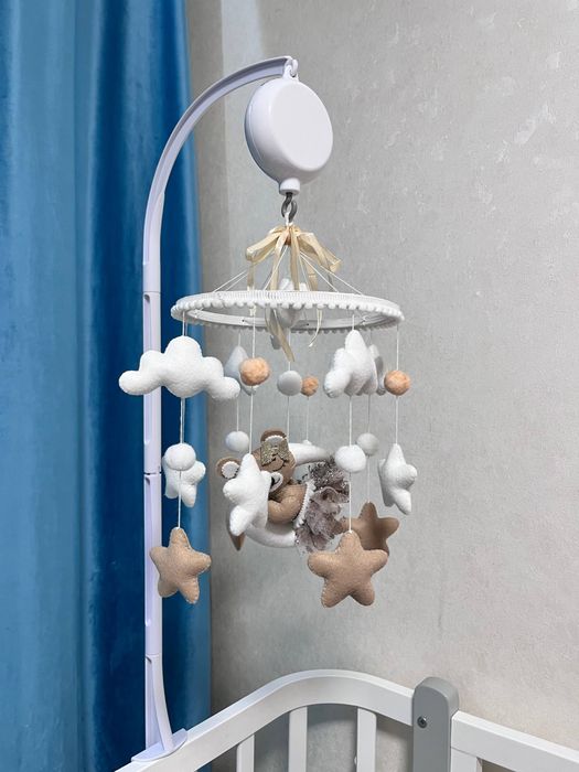 Детский мобиль в кроватку