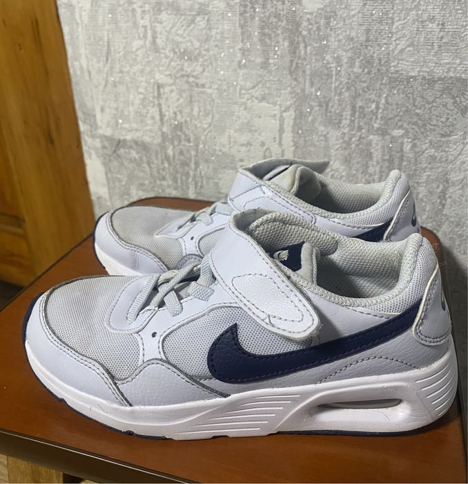 Кросівки.   Nike