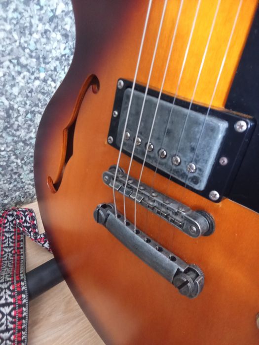 Cort Source ES335 semi-hollow