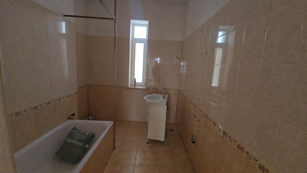 Будівля окрема 305 м2 цоколь газ с. Софіївська Борщагівка 200 м Київ