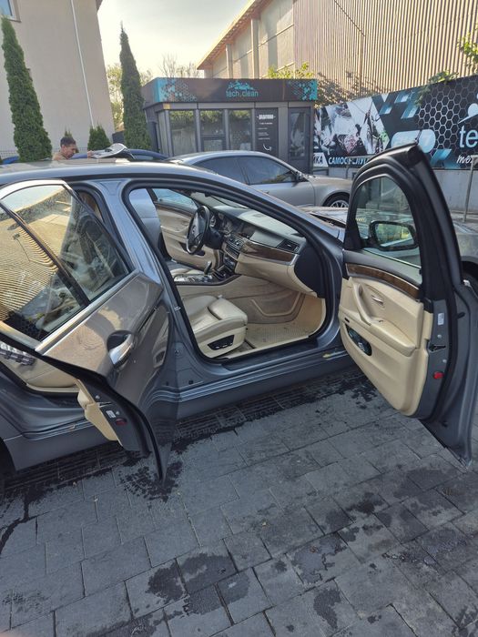 Автомобіль BMW 528I