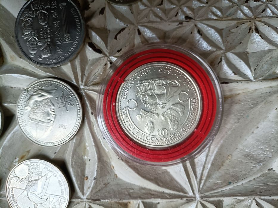 Coleção de Moedas e Notas (escudos & internacional)