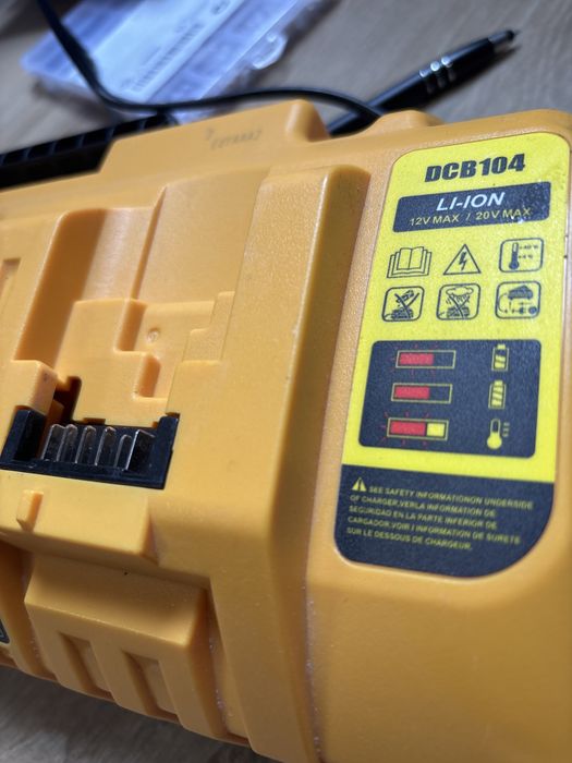 Stacja ładująca do dewalt zamiennik dcb104 12v 20v 180w