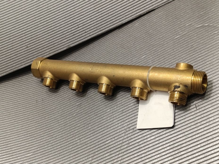 Rozdzielacz c.o kolektor do wody hydrauliki 3/4 1/2