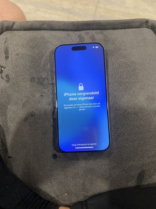 Айфон 16 про заблокований айклауд