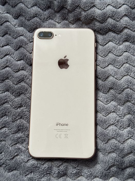 Продам Iphone 8 + в не поганому стані для цього часу