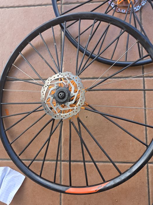 Vendo várias peças de bicicleta