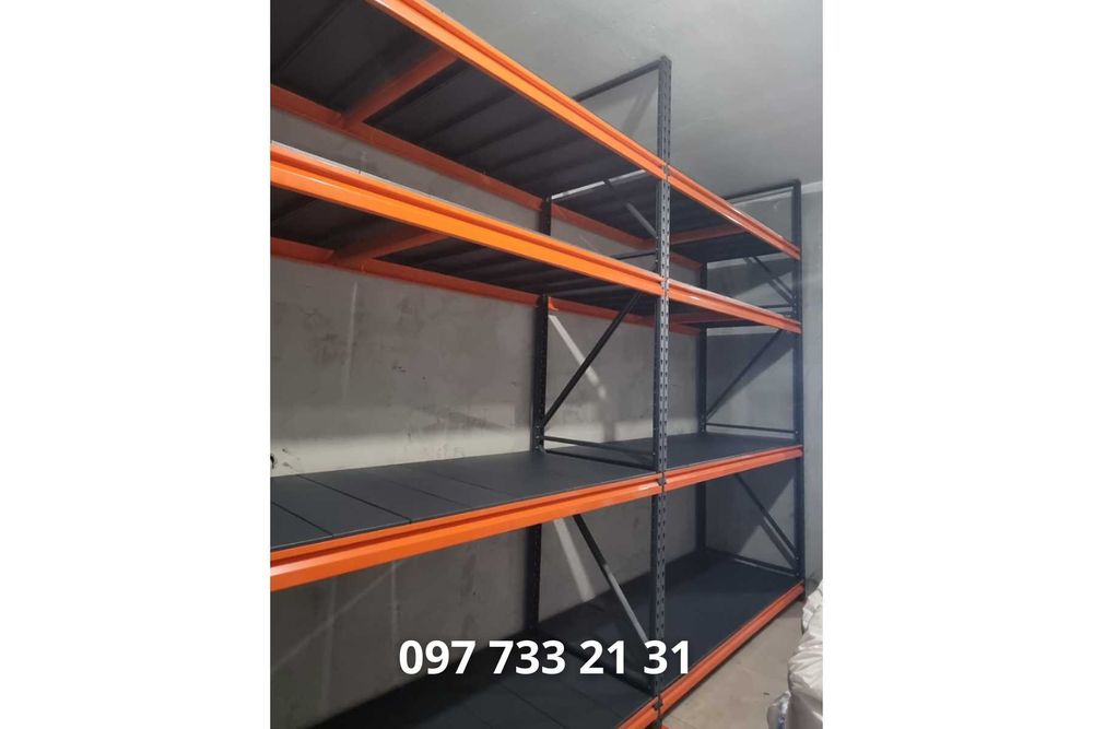 Стелажи для гаража. Стеллаж в гараж. Гаражные полки