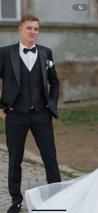 Весільний костюм