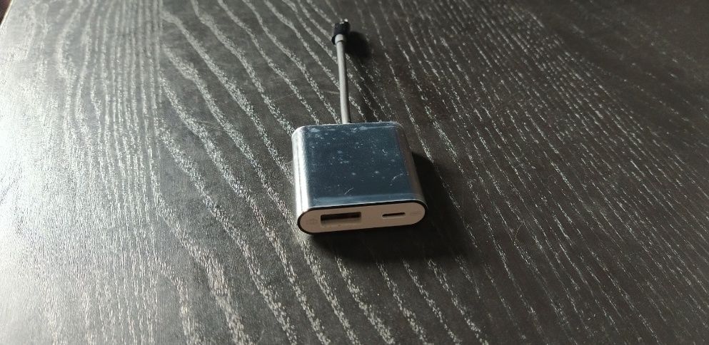 Lightning to USB Adapter and Battery Charging/Camera Cable64584546452355122