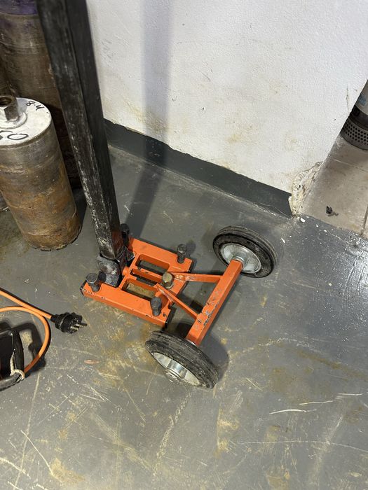 Установка алмазного буріння бурильна Husqvarna DS40 Gyro weka dk 18