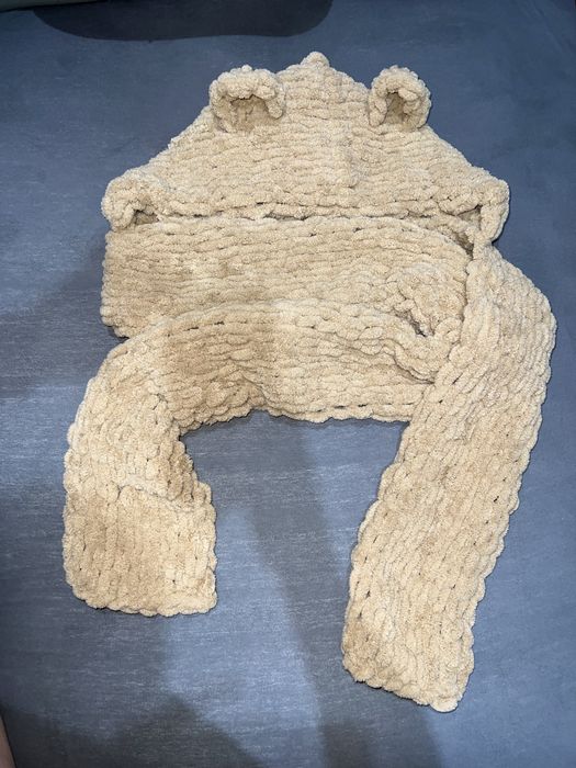 Szal z kapturem w kształcie misia