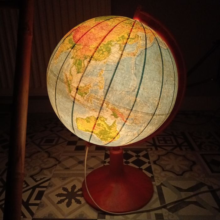 Historyczny globus z PRL-U -sprzed rozpadu ZSRR -średnica 100 cm.