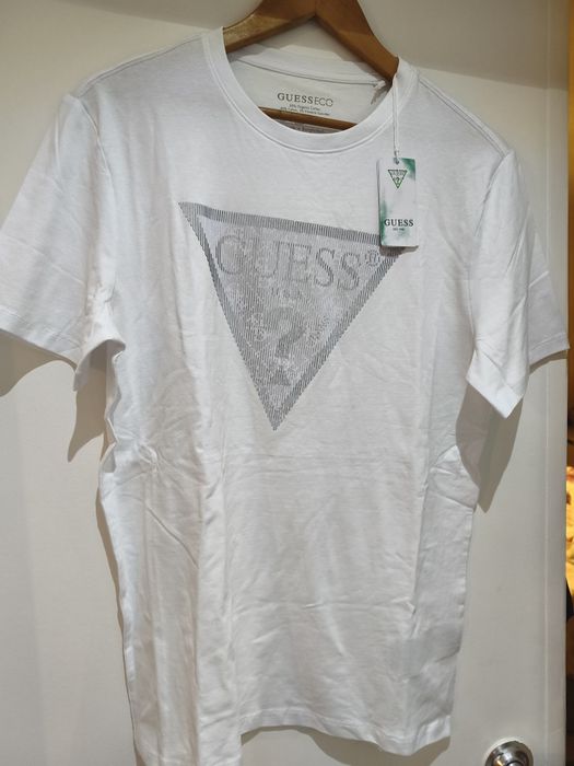 T-shirt Guess nova com etiqueta