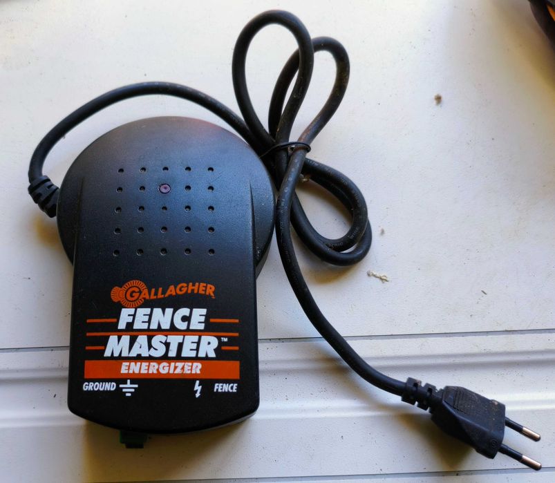 Vendo Energizador para Cerca elétrica animal marca Gallagher.