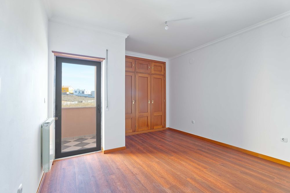 Apartamento T2 com 2 Varandas, Parqueamento e Arrecadação – No Centro de Mafra