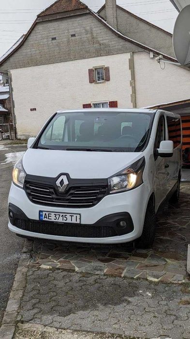 продаж RENAULT TRAFIC 2018 1.6 дизель