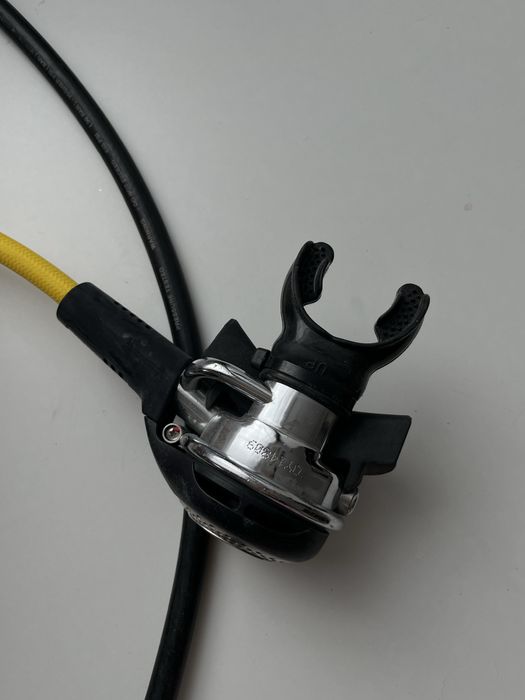 Zestaw automatów oddechowych + manometr (Aqualung+Mares)