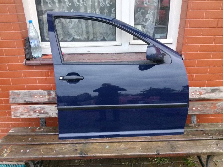 VW GOLF 4 drzwi prawe przód LA5G