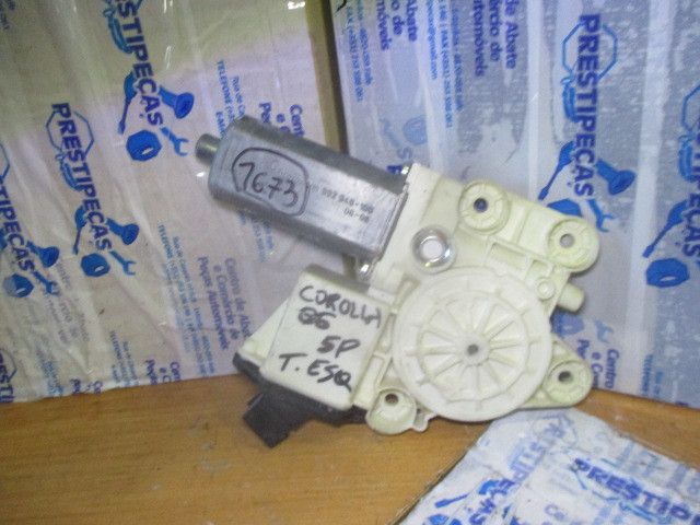 Motor vidro trás esquerdo TOYOTA Corolla Sedan (_E15_)