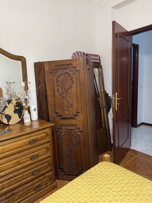 Guarda Fatos Completo em Madeira