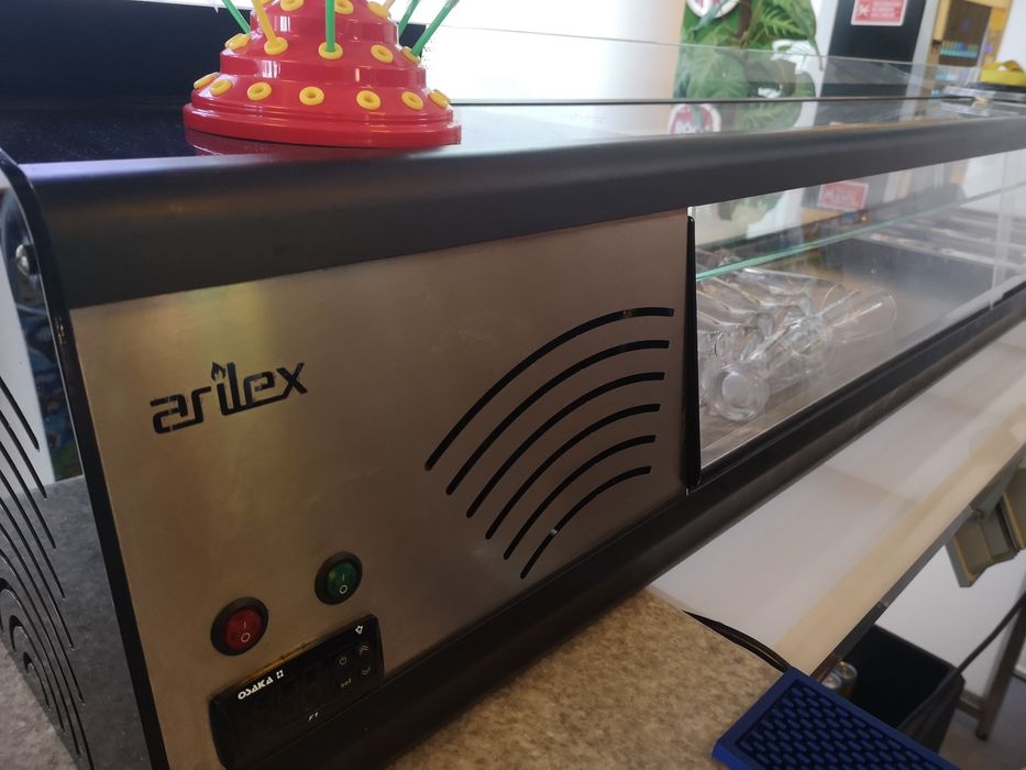 Vitrine de sushi ou tapas