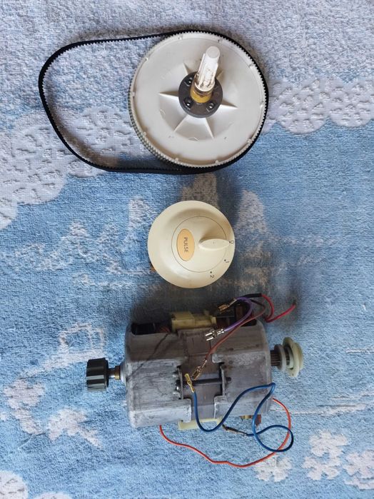 Мотор с редуктором для кухонного комбайна Moulinex.