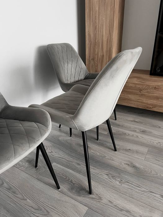 Conjunto de 4 cadeiras cinzentas