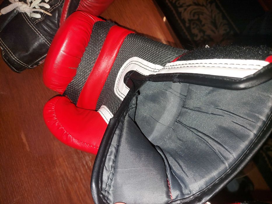 Боксерські рукавиці Everlast i Reyvel