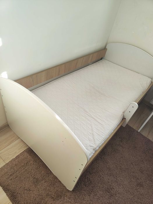 Łozko 160x90 ze stelażem, skrzynia, materacem, barierka ochronna