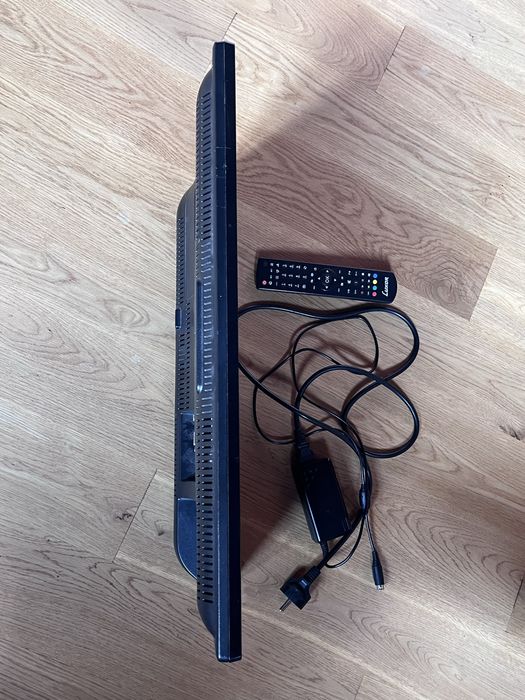 TELEWIZOR 24” 12V 230V do kampera