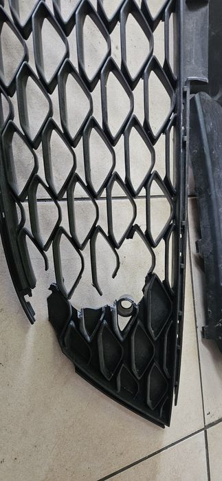 Kratka i listwa zderzaka OPEL ASTRA J GTC OPC