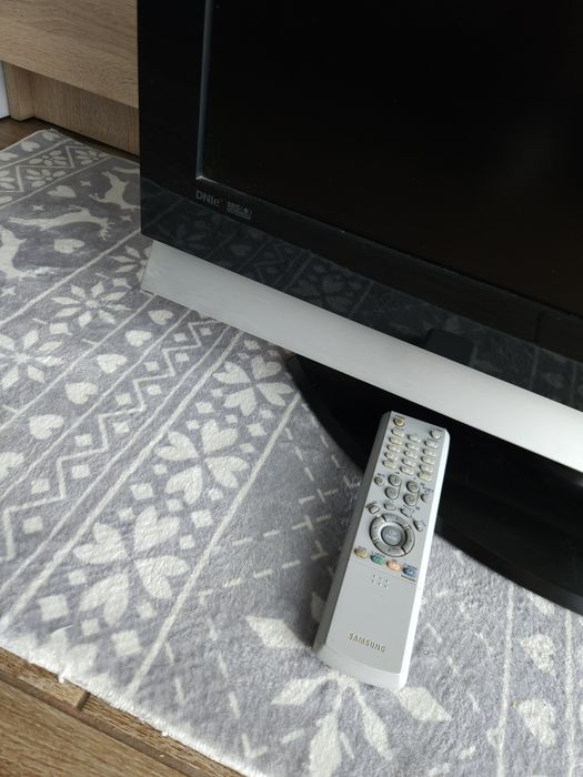 Telewizor Samsung 32 cale LE32M51B HDMI + Pilot Retro Gaming