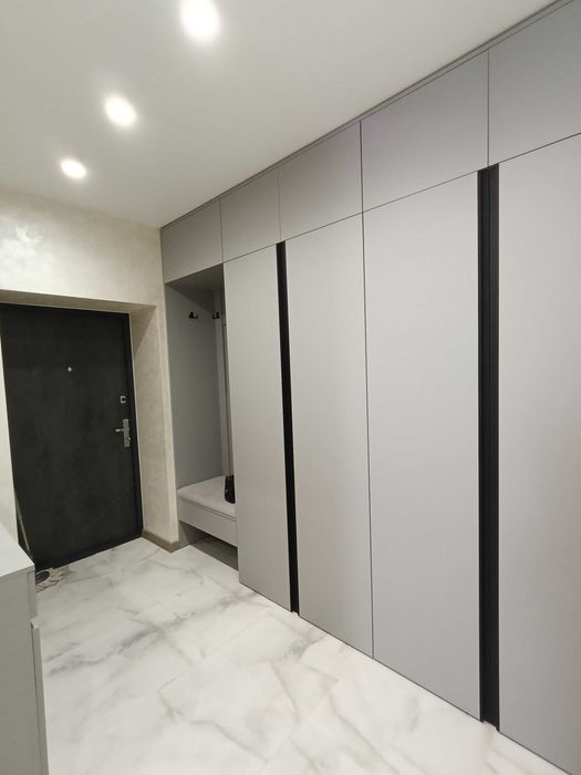 Сучасна 2 к Озерна + паркомісце,ліфт працює постійно..