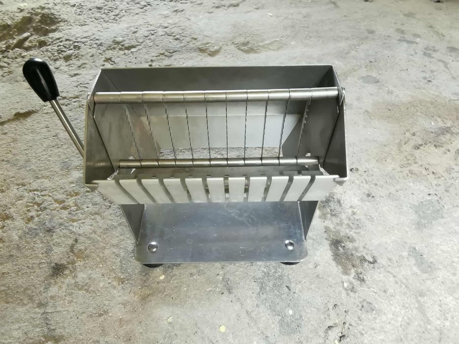 Urządzenie do krojenia kiełbasy w plastry