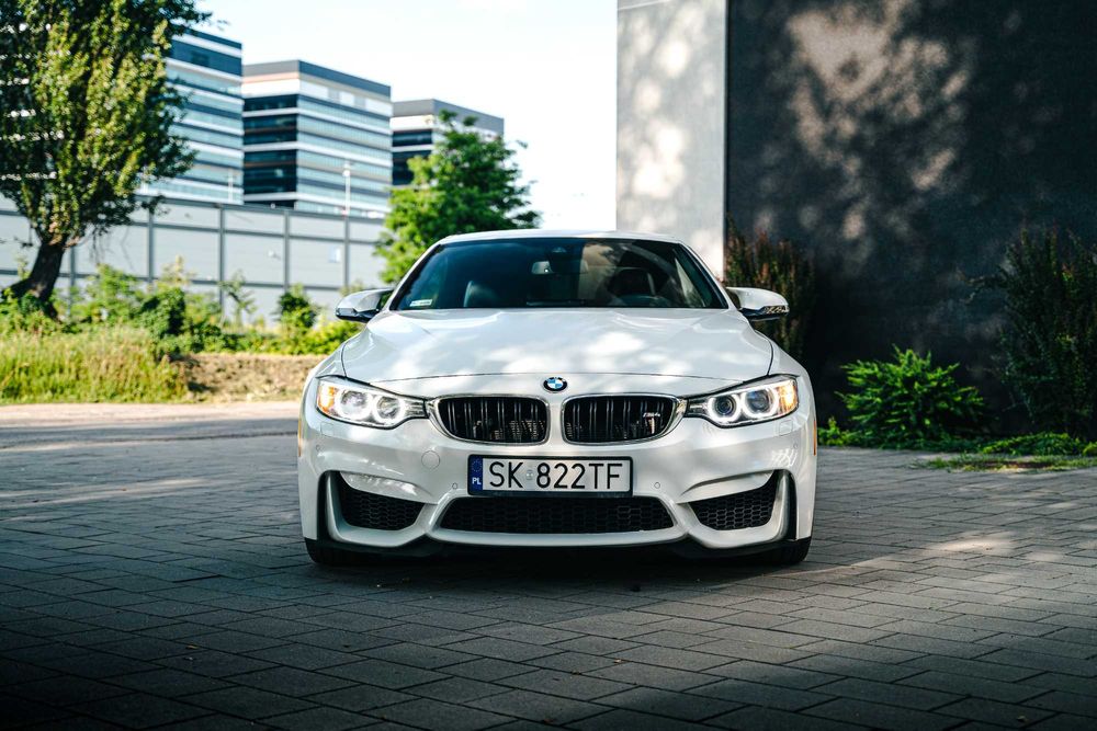 Wynajem BMW M4 F83 wypożyczalnia samochodów
