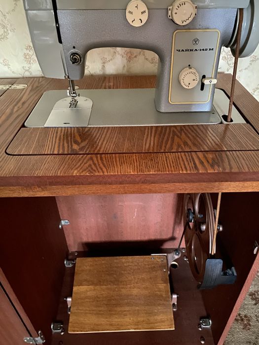 Швейная машинка Чайка 142 М