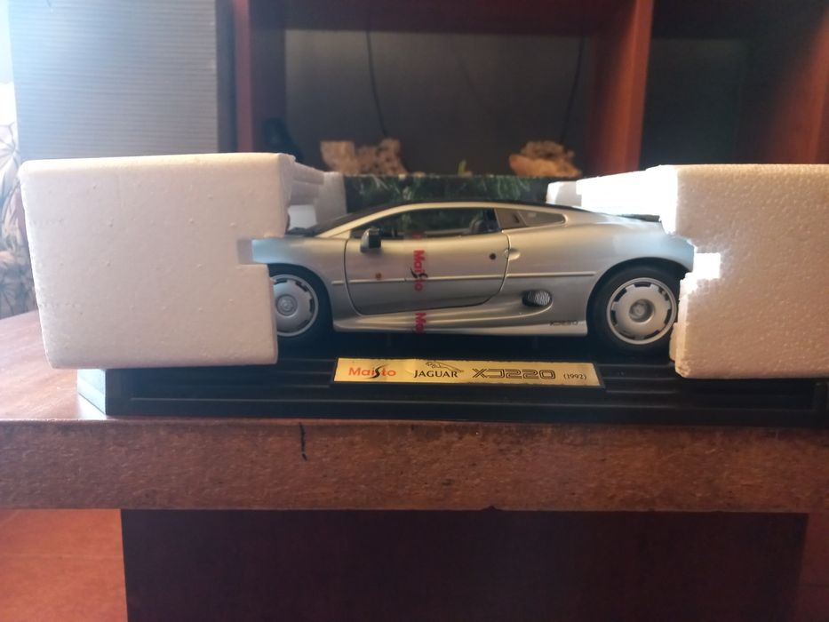 jaguar x maisto 1:12 xf 220 silver brand new