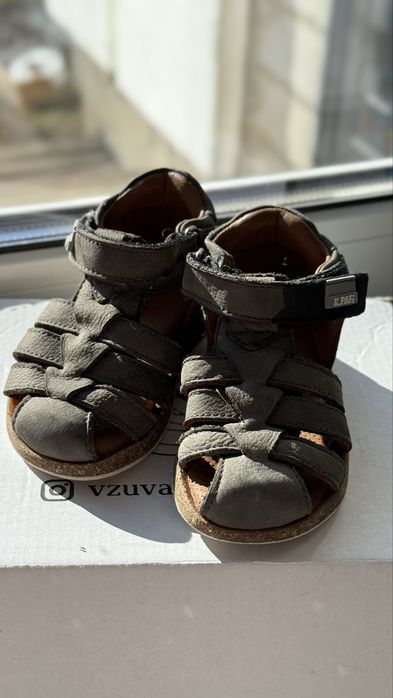 Детские босоножки