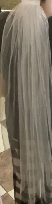 Весільна фата біла