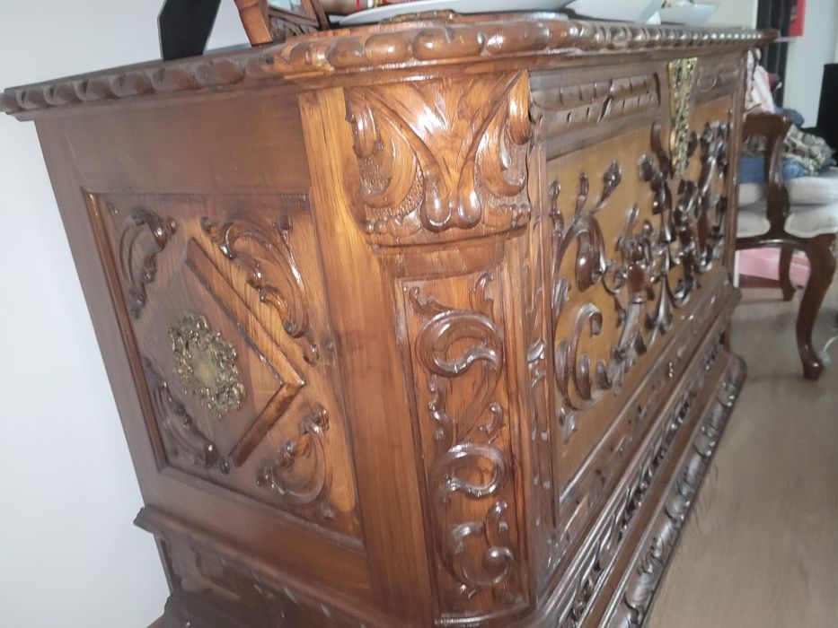 Arca madeira maciça talhada antiga