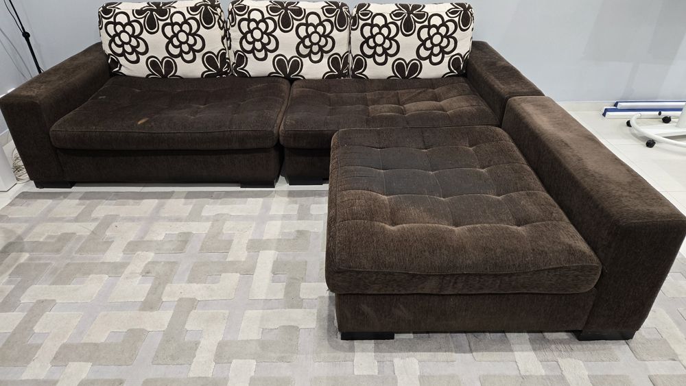 Sofá com chaise longue