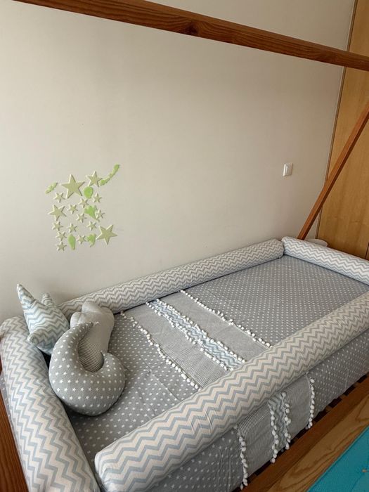Cama de criança Montessori