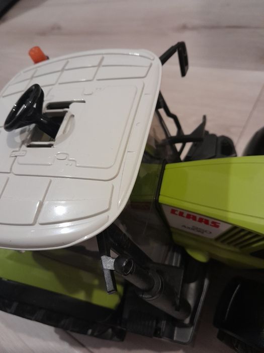 Bruder ciągnik traktor Claas Axion 950