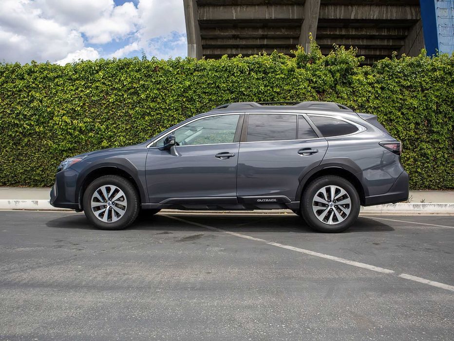 Subaru Outback      2023